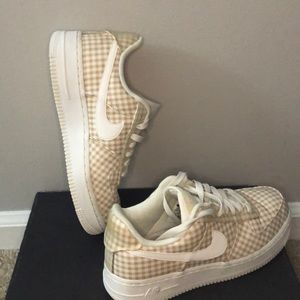 Gingham Low Air Force 1. Women’s 6.5.